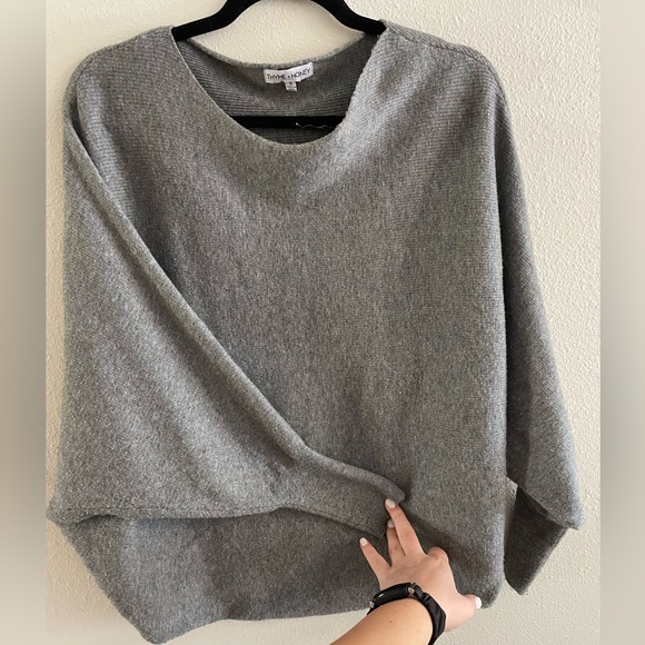 Tops - Gray boat neck / batwing sweater size small oversized fit